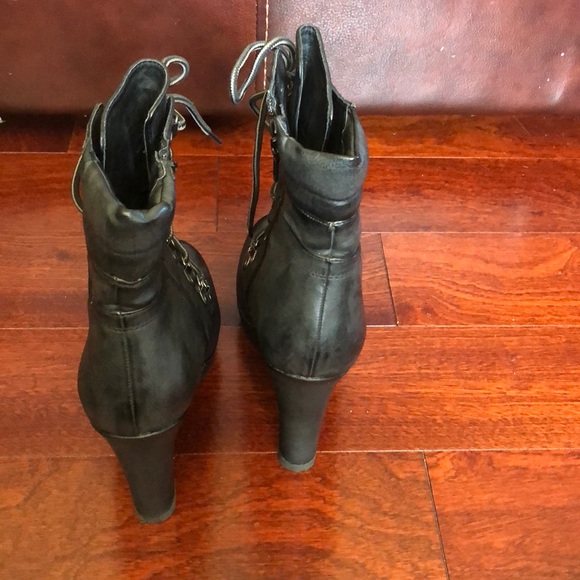 Limited Edition Guess Wedge Heel Boots ! - Picture 3 of 4